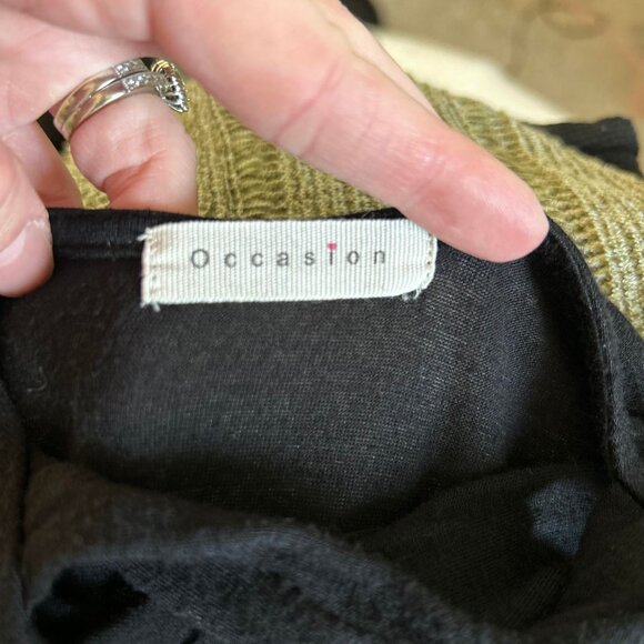 Women's Gently Used Black Long-Sleeve Top with a Strappy Back - Picture 8 of 8